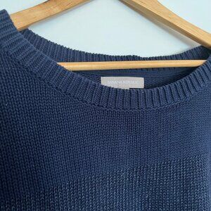 Banana Republic. Knit Sweater. Navy Blue Color. Metallic striped. Size L. Womens